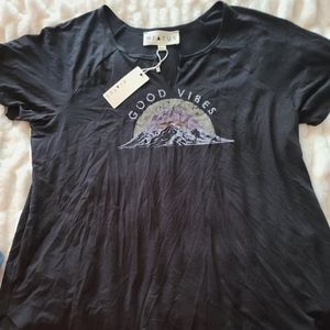 NWT Hiatus 2X Good Vibes tee